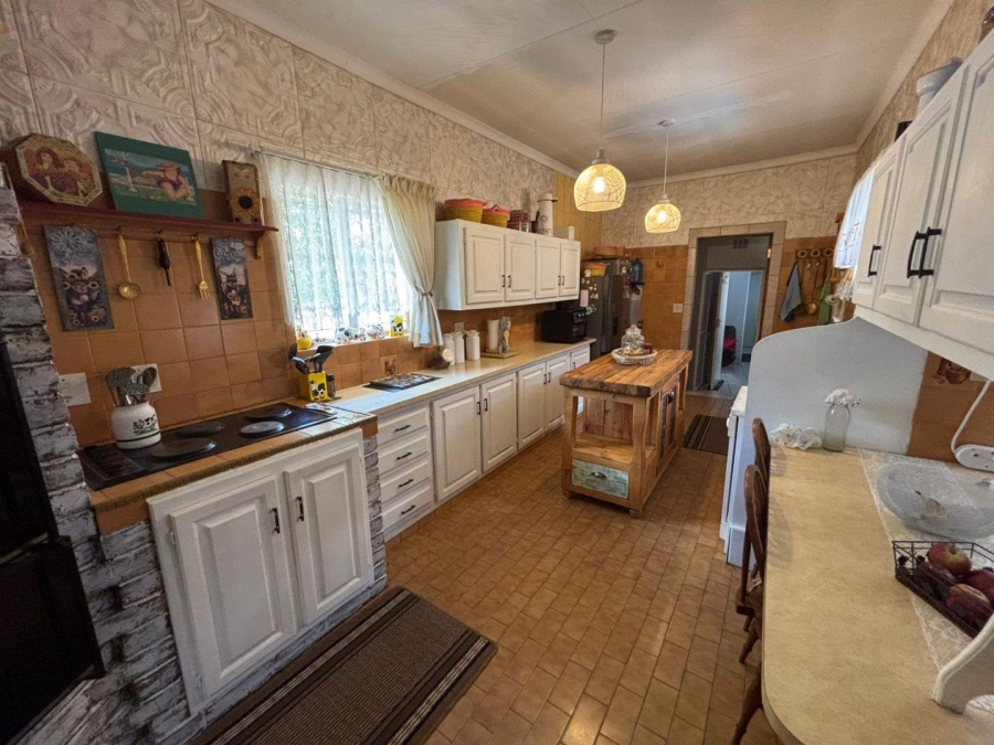 5 Bedroom Property for Sale in Parys Free State